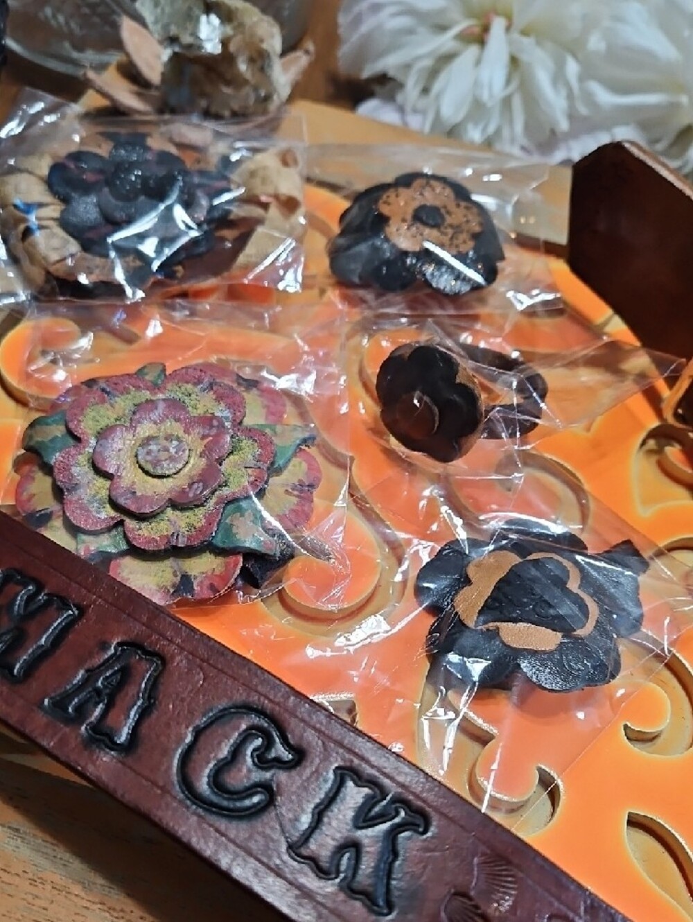 Hand Crafted By @CHIWADDLES Quality Dog Collars, Leashes, Bow Ties&Flowers NEW - Picture 10 of 14